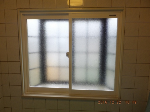 【坂出中央店】浴室の寒さ対策に内窓プラマードＵを取付！（坂出市Ｓ様邸）